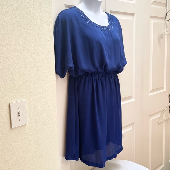 Signify dress - Picture 4 of 10